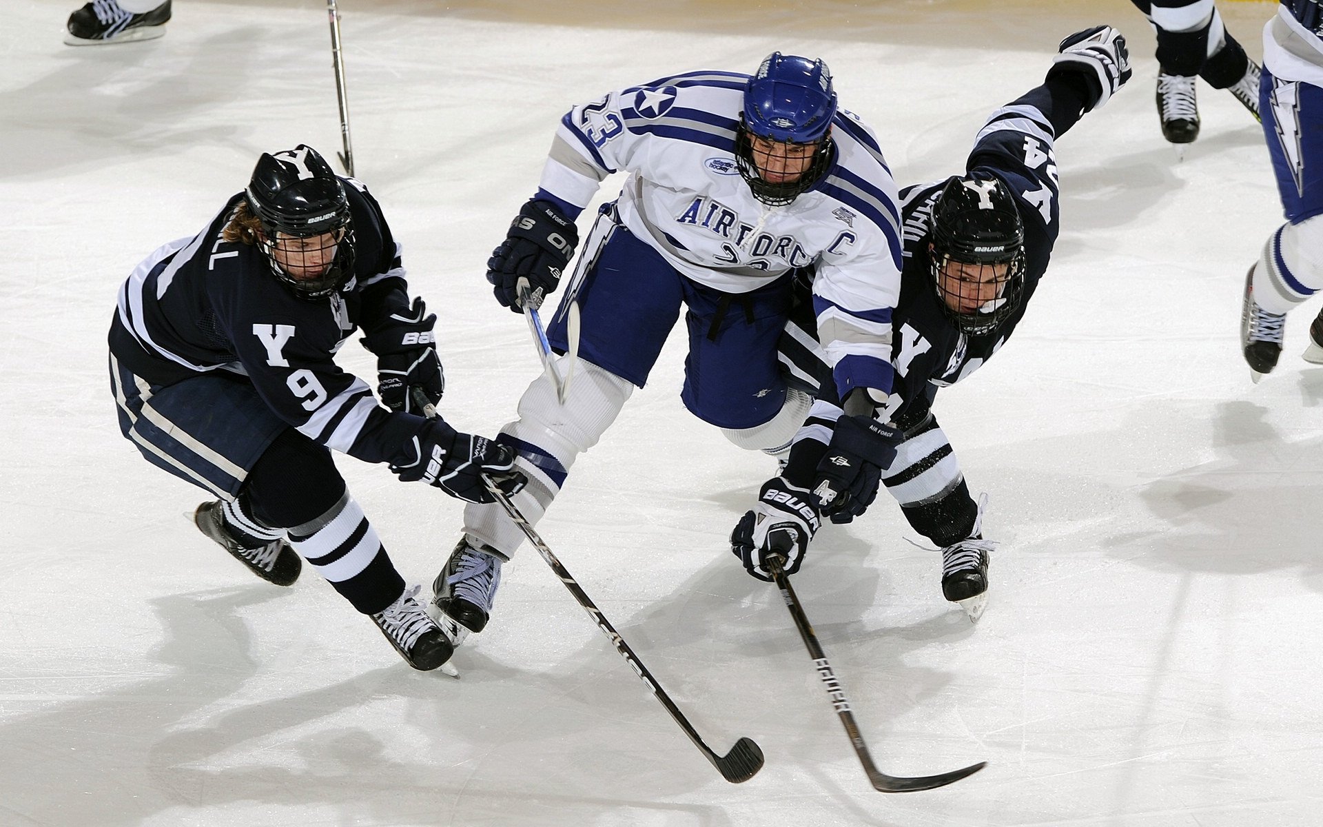 阿根廷全面压制波兰,皮克成为关键先生